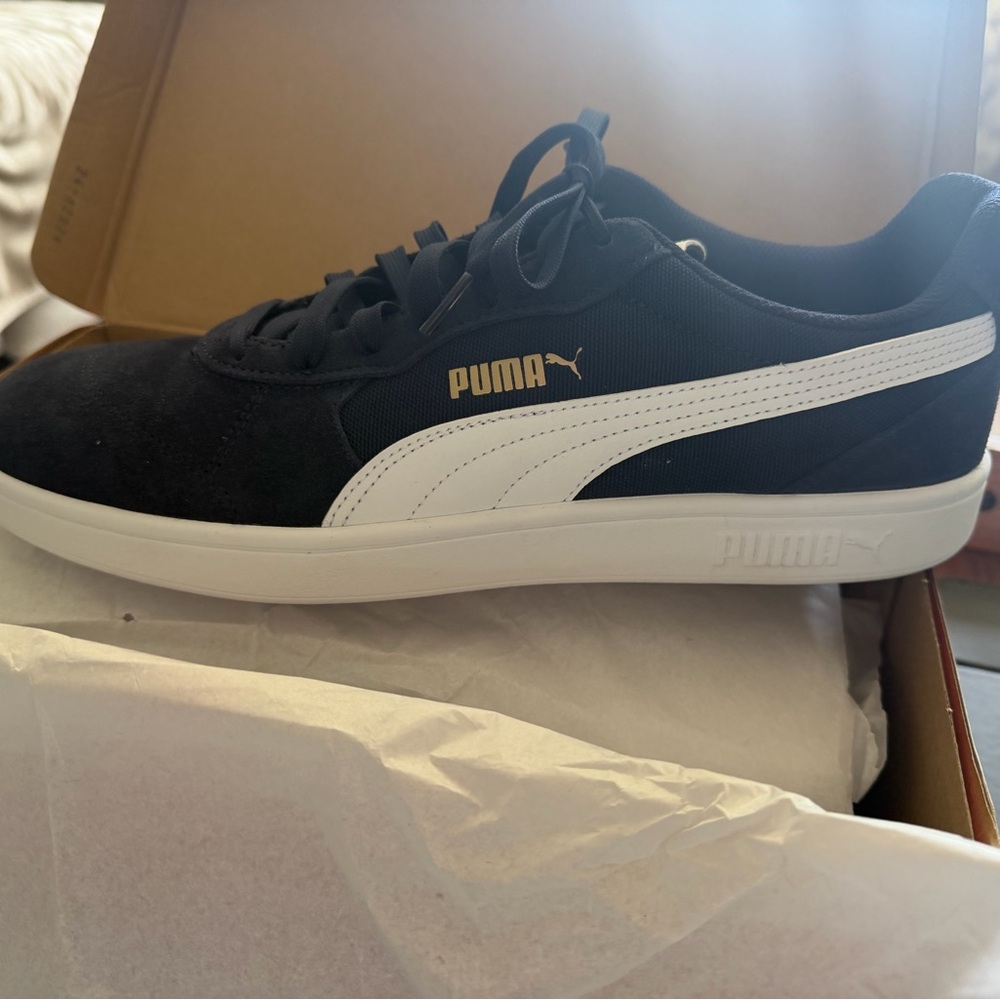 Puma Astro Play Navy and White Low-Tops